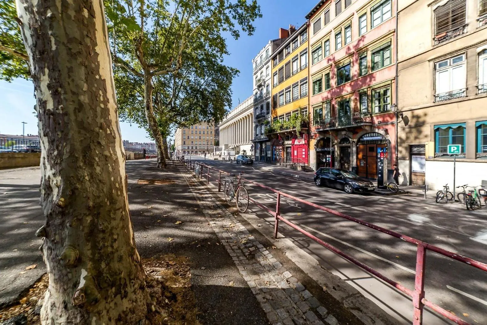 High-End Apartment Overlooking The Quays Ail Lyon