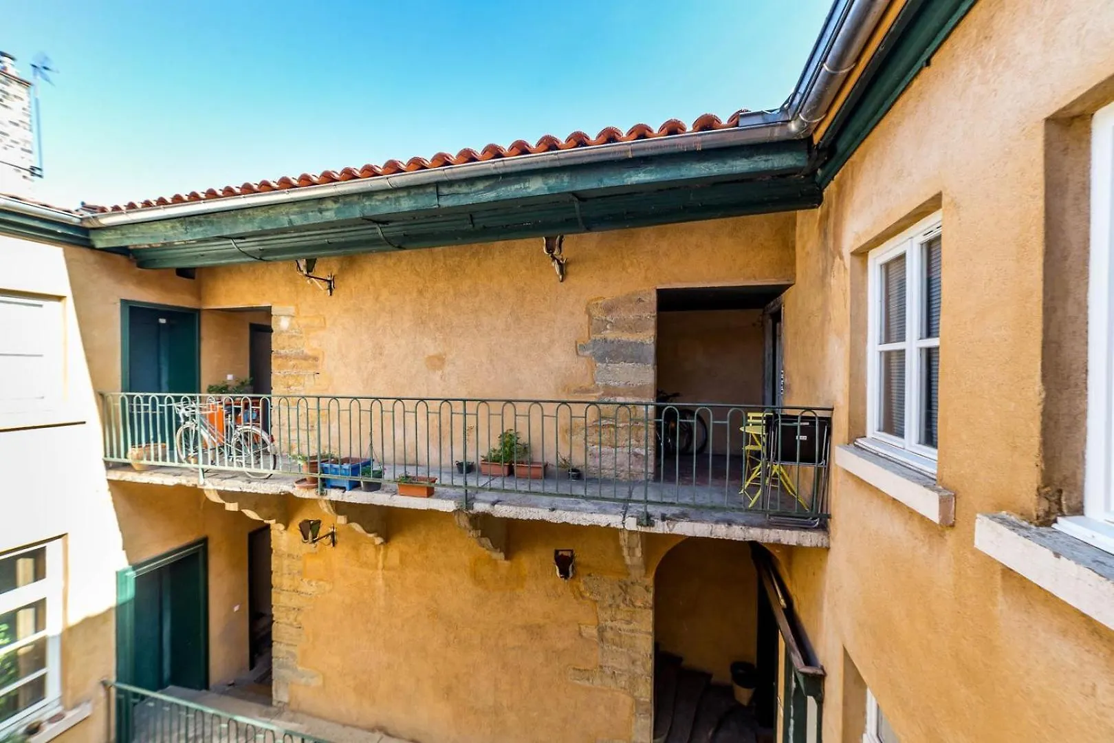 High-End Apartment Overlooking The Quays Ail Lyon